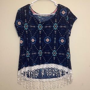🥳Pretty Patterned Shirt with Fringe - sz M